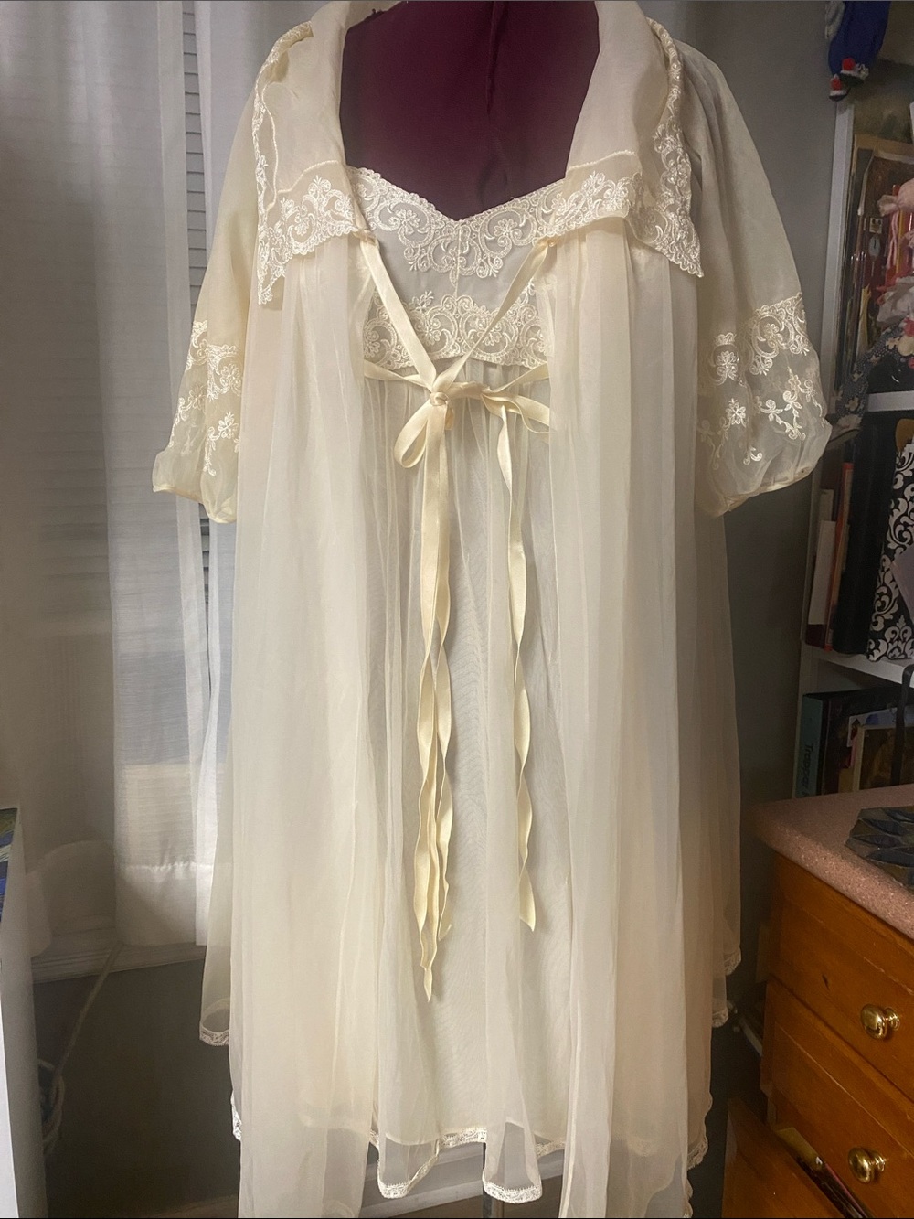 Estimated Age: 1950s to 1960s
Ivory Sheer Nightgown and Robe with Lace / Ribbon